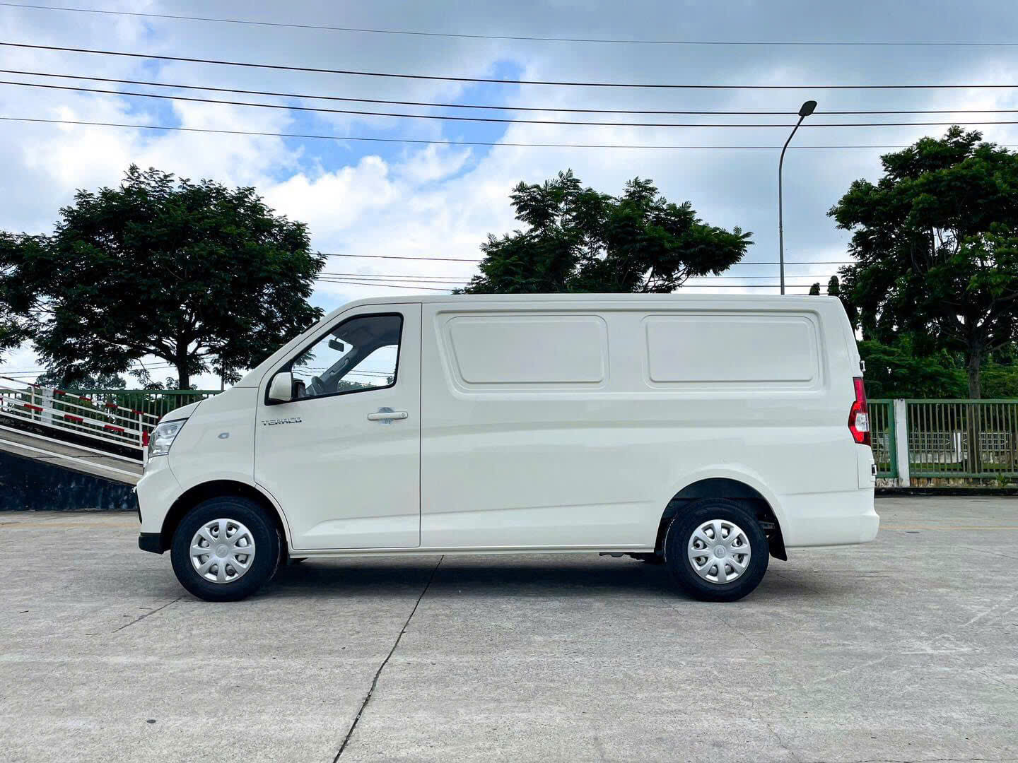 Tera V8 5 Chỗ: Giải Pháp Vận Tải Toàn Diện Cho Nhu Cầu Chở Hàng và Chở Người